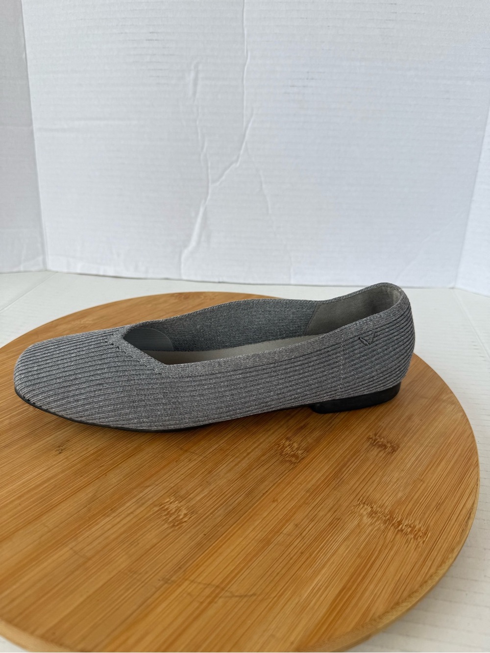Vivaia Square-Toe V-Cut Flats Women 38 / 7-7.5 Winter Special Fuzzy Brushed Grey